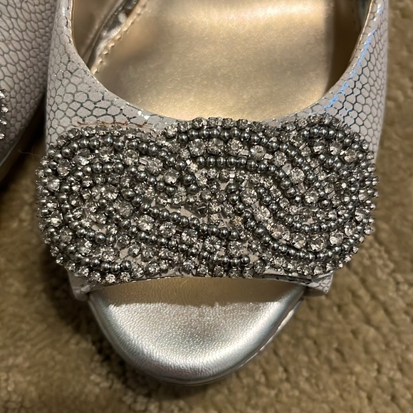 Antonio Melani silver sling back heels - Picture 6 of 6